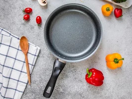 pan single handle antique 1