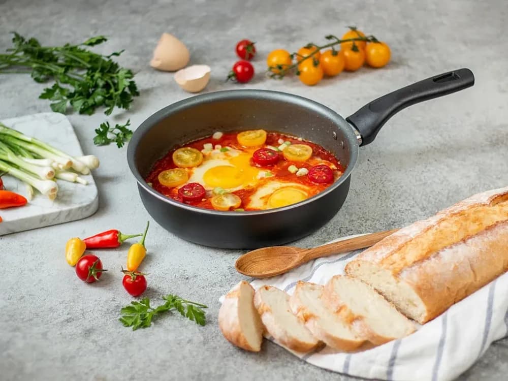 pan single handle antique 2